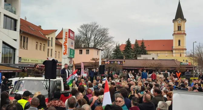 Verkiezingsrally van Péter Magyar in Siófor