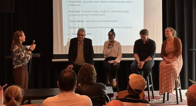 Panel met Erika van der Linden, Richard Wouters, Tishana Martijn, René Kleijn en Trineke Palm.