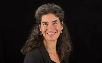 Portretfoto Daniëlle Hirsch